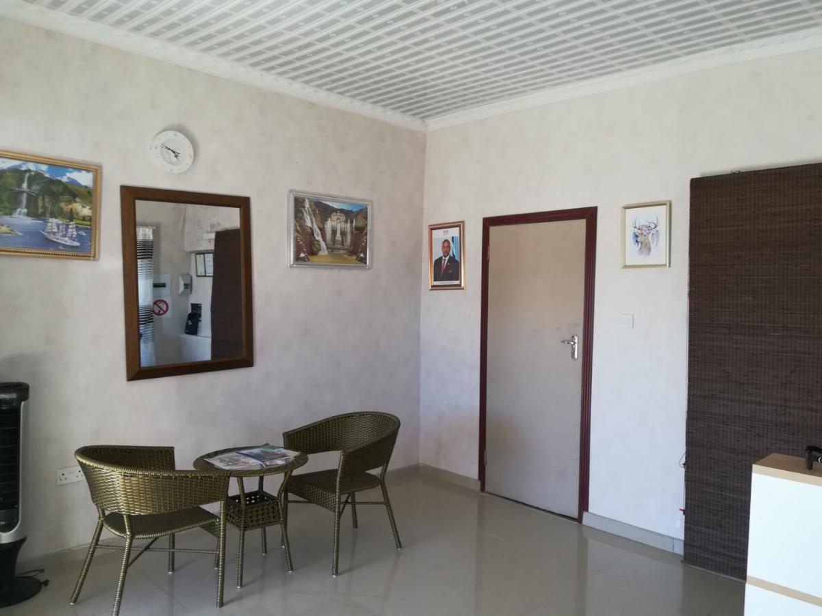 Lee Bed & Breakfast Francistown Exterior foto